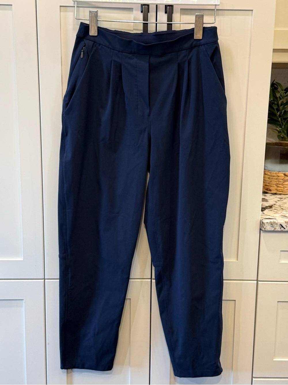 Lululemon Essential High-Rise Trouser
